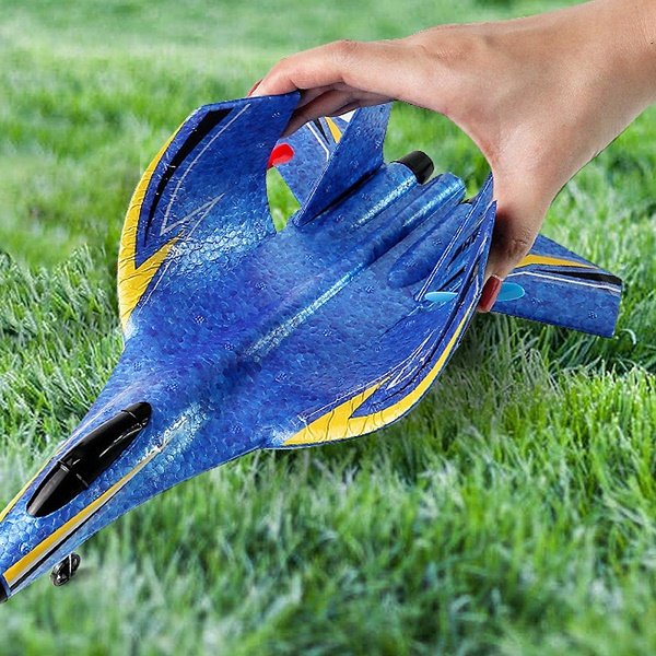 minden irányba vezérelhető, távirányítós harci repülőgép minden irányba vezérelhető, távirányítós harci repülőgép